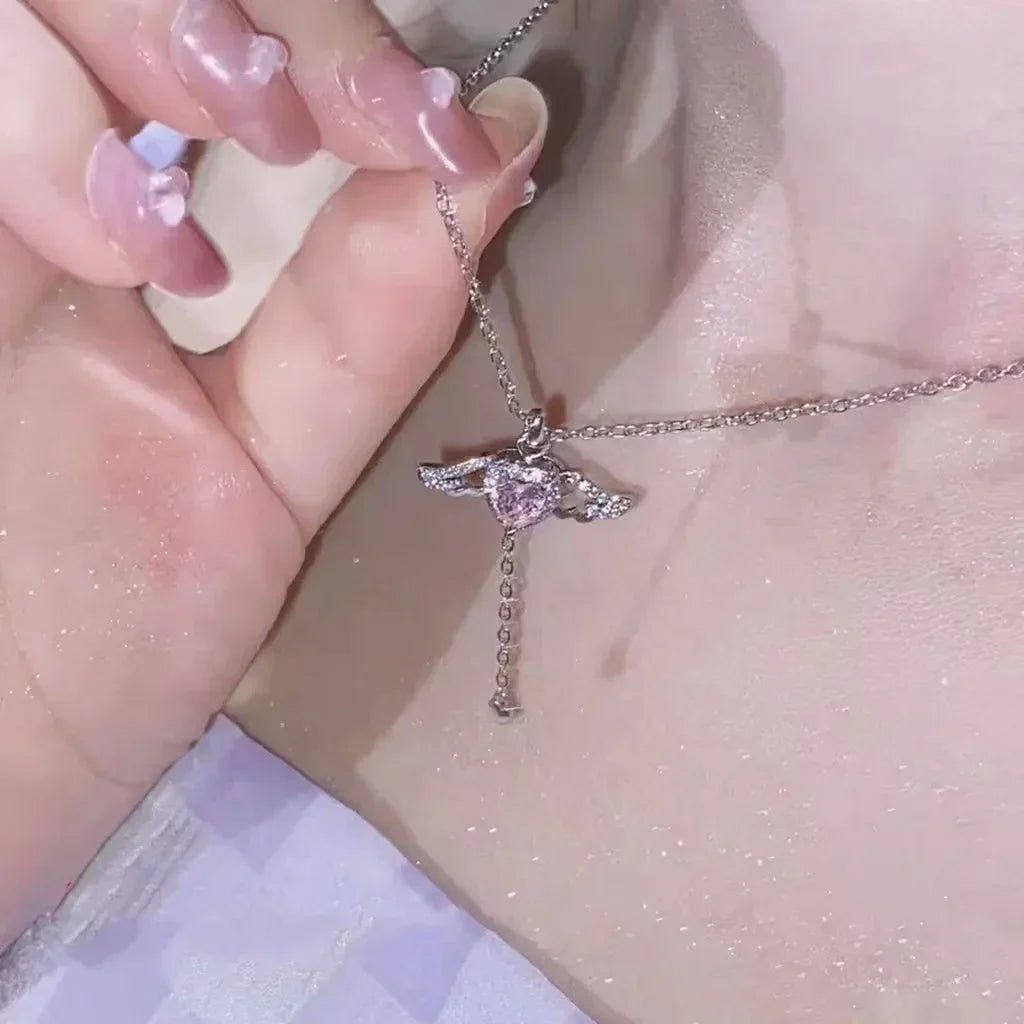 Halskette mit Kreuzanhänger im neuen Design mit rosa Zirkonia