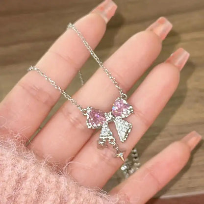 Halskette mit Kreuzanhänger im neuen Design mit rosa Zirkonia