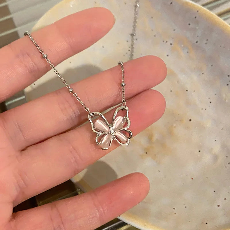 Halskette mit Kreuzanhänger im neuen Design mit rosa Zirkonia