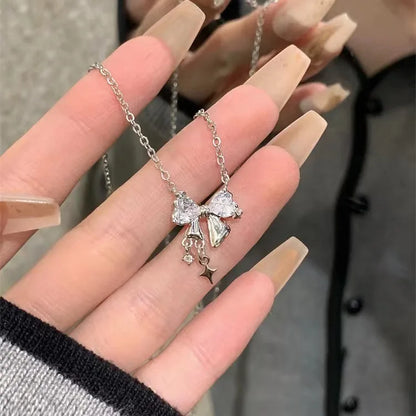Halskette mit Kreuzanhänger im neuen Design mit rosa Zirkonia